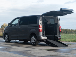 Peugeot Traveller rolstoelbus van Freedom Auto Aanpassingen