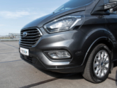 Ford Independence Rolstoelbus van Freedom Auto Aanpassingen voorkant