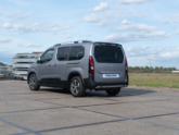 Peugeot Rifter rolstoelauto API model van Freedom Auto Aanpassingen achterkant