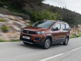 Peugeot Rifter rolstoelauto op de weg